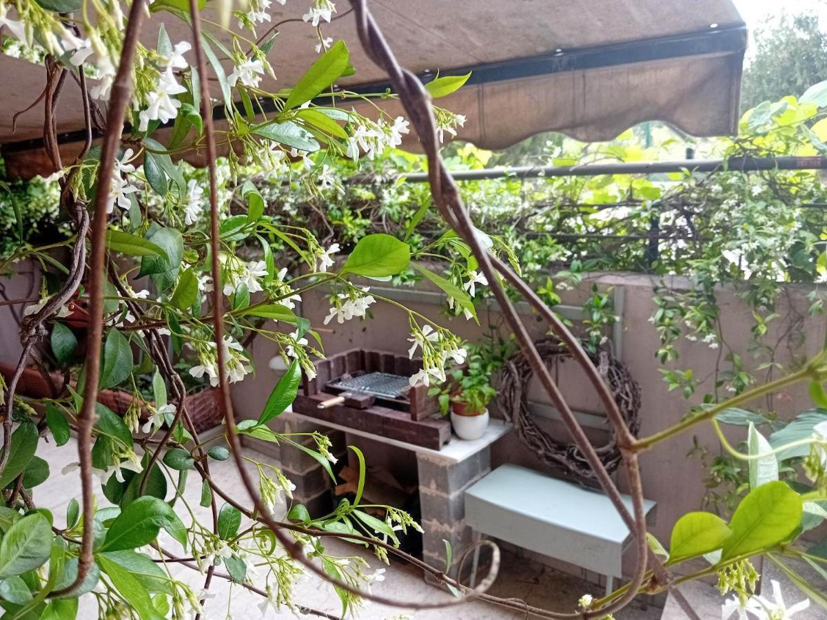 Stella'S Jasmine Apartment Thessaloníki Ngoại thất bức ảnh